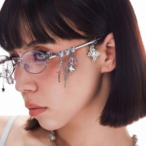Designers Gentle Monter Personalized Spicy Sweet Girl Sakura Style Light Luxury Elliptical Small Frame Sunglasses for Women