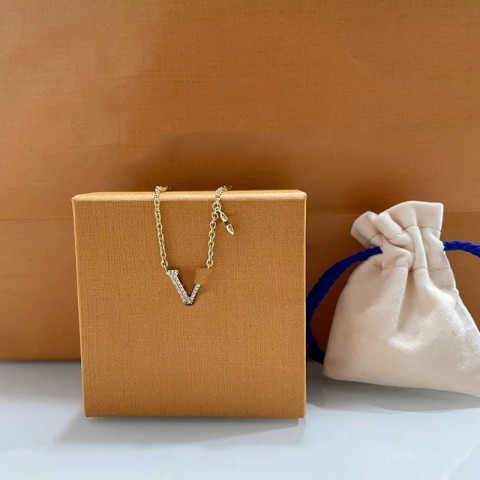 Luxury 18K Gold Plated Pendant Necklace with Letters Charm for Women