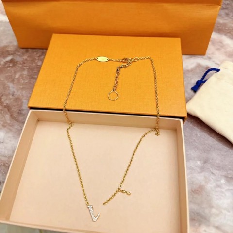 Luxury 18K Gold Plated Pendant Necklace with Letters Charm for Women