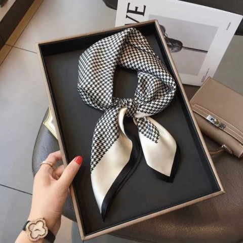 Simulated Silk Paisley Print Small Square Scarf for Women Q250107