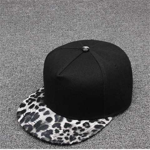 TOHUIYAN Unisex Leopard Print Baseball Cap with Adjustable Strap for Autumn & Outdoor Wear