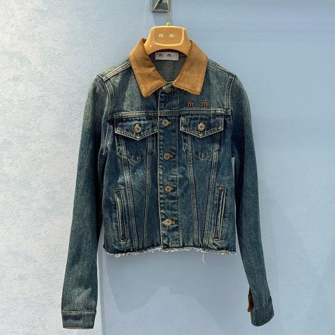 Elegant Women's Suede Collar Slim Fit Jacket with Applique Letters