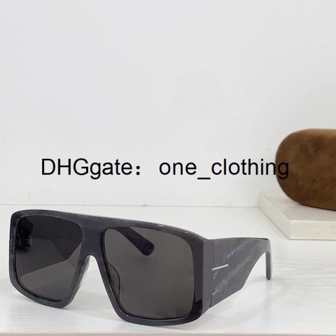 Comfortable Unisex Oversized Rectangular Sunglasses with UV400 Protection and Photochromic Lenses 1036