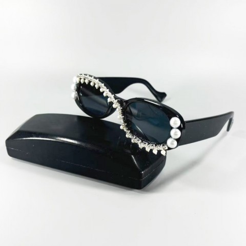 Retro Rhinestones Women Sunglasses with Pearl Detail - UV400 Protection
