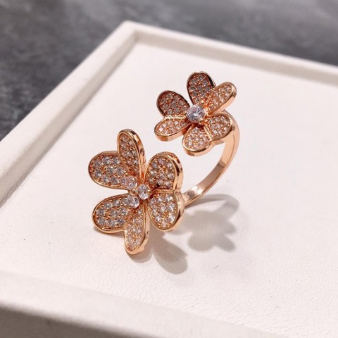 Luxury Band Rings for Women