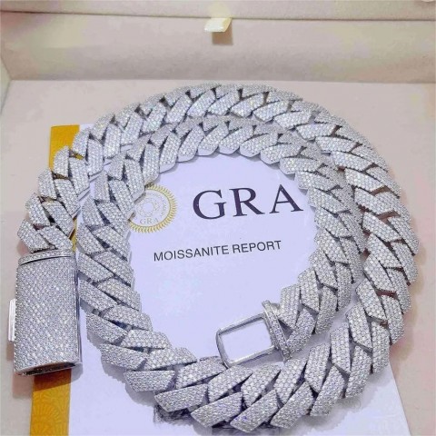 Cuban Link Necklace with Moissanite for Men 2024