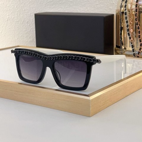 Square Designer Women's Sunglasses with UV400 Polarized Lenses