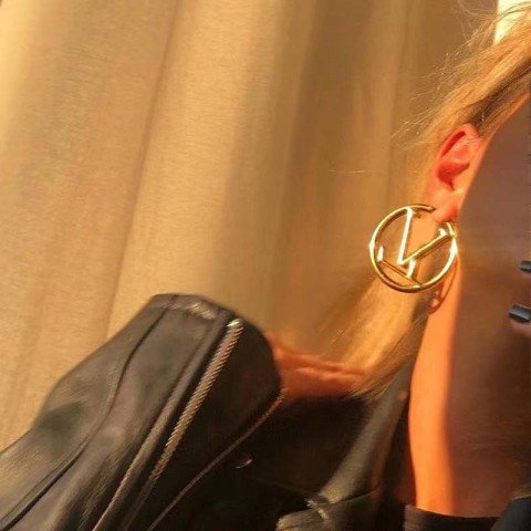 2024 Fashion Gold Stud Earrings with Black Jade Stones for Women