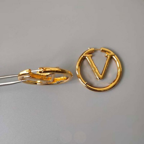 2024 Fashion Gold Stud Earrings with Black Jade Stones for Women