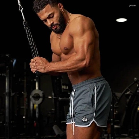 High-Quality Men's Lightweight Quick-Dry Fitness Shorts for Workout