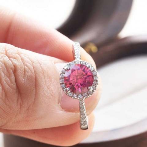 Luxury S925 Sterling Silver Fashion Ring with Mosan Stone - Elegant Valentine Gift for Women
