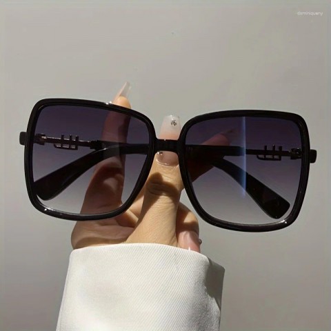 Retro Lightweight Oversized Sunglasses - Blue & Red Gradient Lens for Men