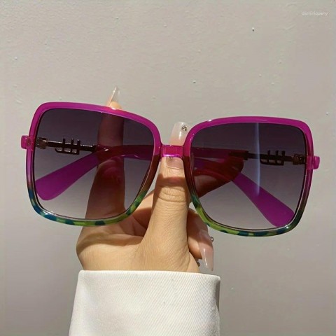 Retro Lightweight Oversized Sunglasses - Blue & Red Gradient Lens for Men