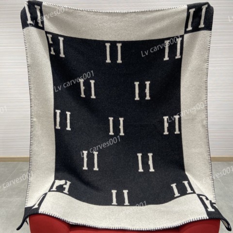 2024 Premium Wool and Cashmere Shawl Blanket for Family Use