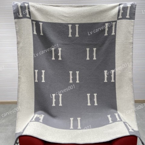 2024 Premium Wool and Cashmere Shawl Blanket for Family Use