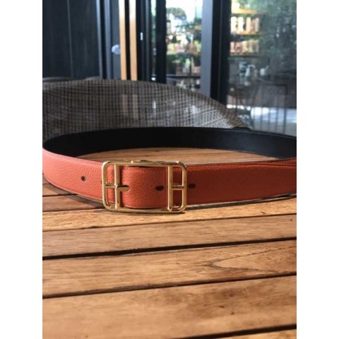 High-Quality Classic Men's Leather Belt with Golden Buckle for Casual Wear