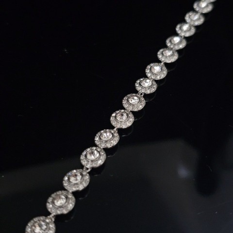 Jiarun Angelic Dazzling Full Diamond Charm Bracelet For Women