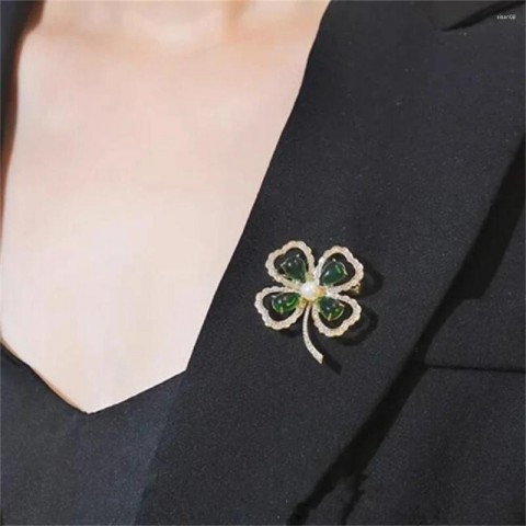 Elegant Green Crystal Four-leaf Clover Brooch