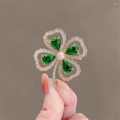 Elegant Green Crystal Four-leaf Clover Brooch
