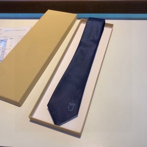 Luxury Lavender Designer Silk Tie for Men - High Quality Necktie for Business & Casual Wear