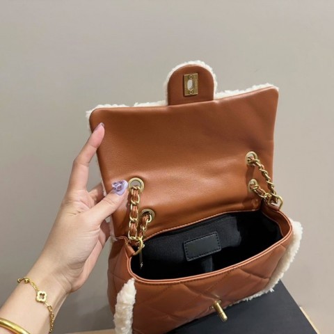 Luxury Women's Tech Fleece Shoulder Bag with Chain Detail