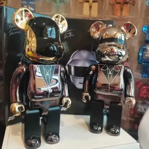 Novelty Bearbricks Collection 400% Cyberpunk Grizzly Statue Model L2403