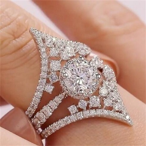 2024 Elegant Women's Band Rings with Pave Cubic Zirconia for Wedding Engagement