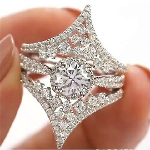 2024 Elegant Women's Band Rings with Pave Cubic Zirconia for Wedding Engagement
