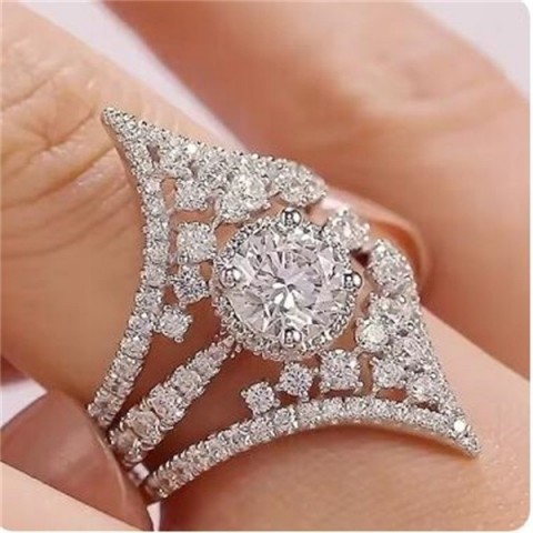 2024 Elegant Women's Band Rings with Pave Cubic Zirconia for Wedding Engagement